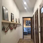 Novy V Ostrave U Misky S Akvariem A Vyhledem Z Balkonu Na Beskydy Appartement Ostrava
